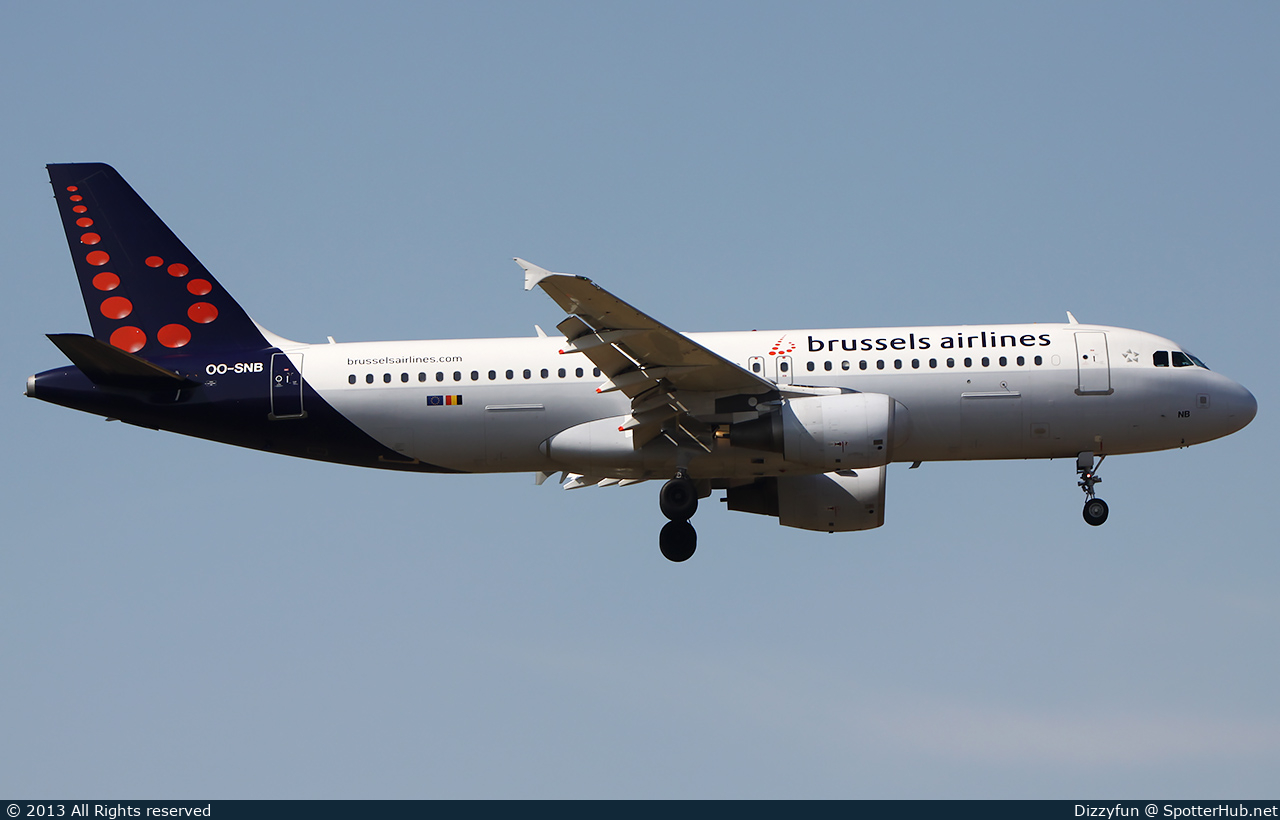 Photo of OO-SNB - Airbus A320-214 operated by Brussels Airlines