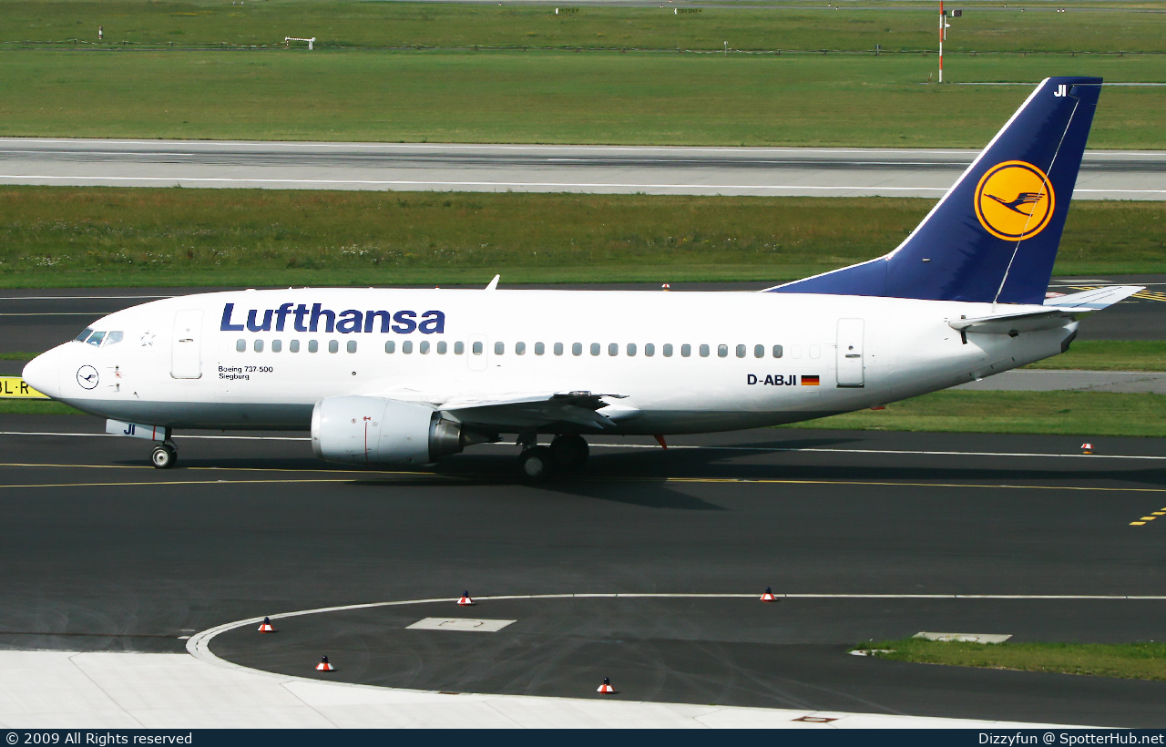 Photo of D-ABJI - Boeing 737-530 operated by Lufthansa