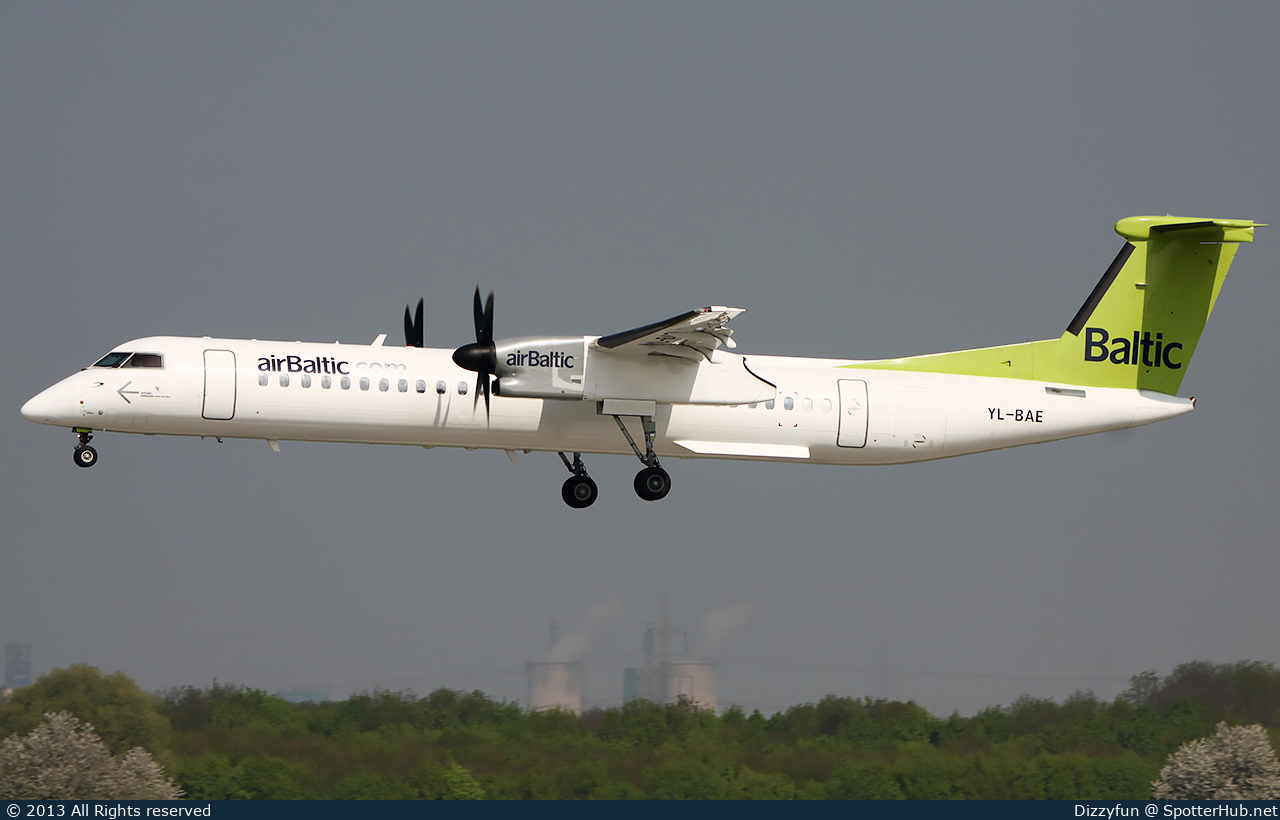 Photo of YL-BAE - Bombardier DHC-8-402 Dash 8 Q400 operated by airBaltic