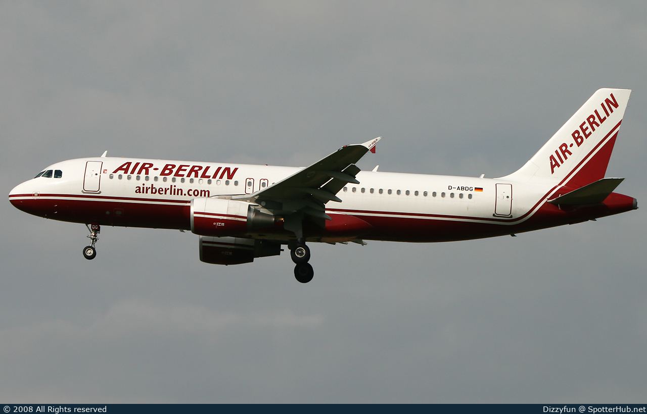 Photo of D-ABDG - Airbus A320-214 operated by Air Berlin
