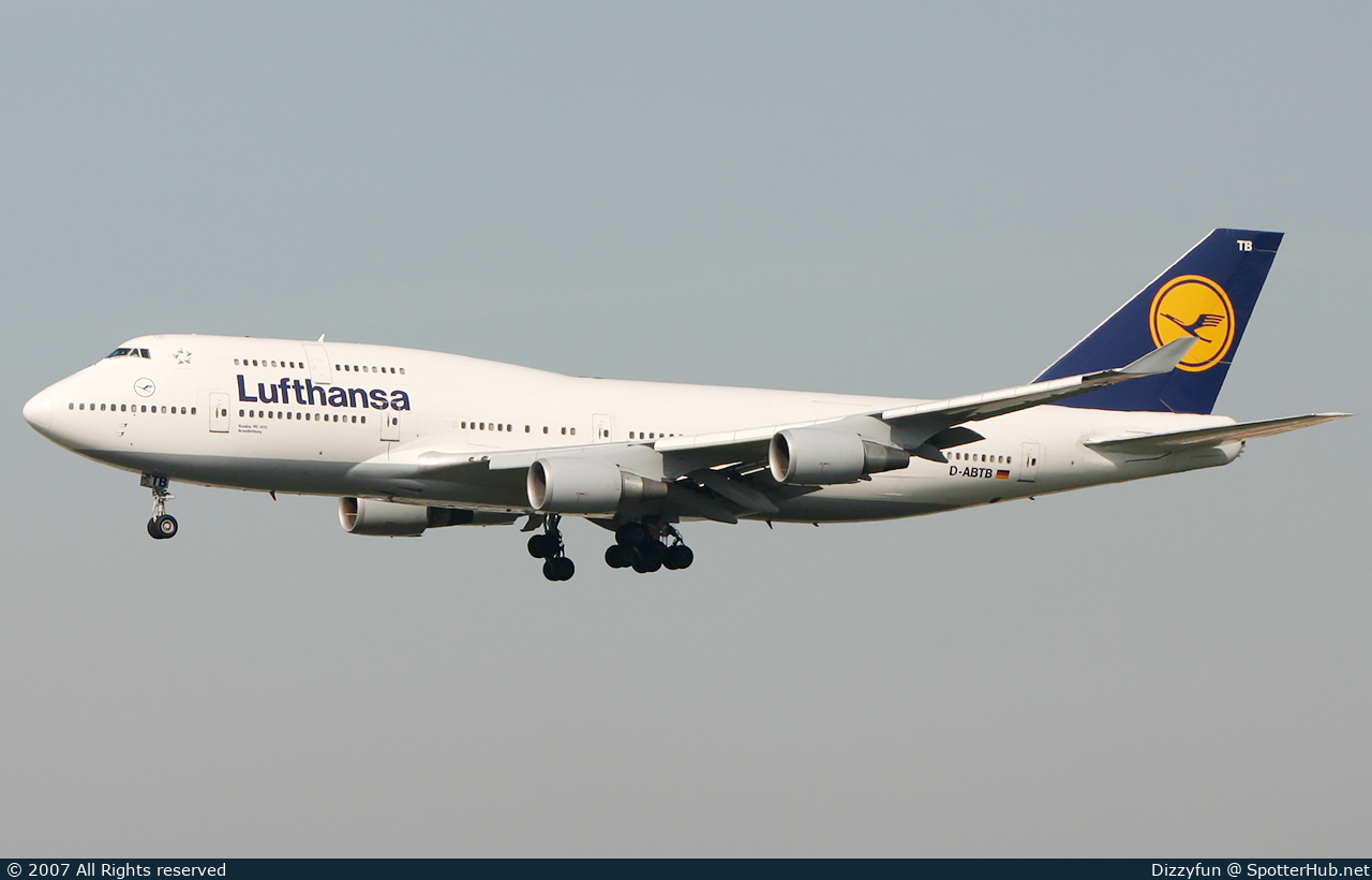 Photo of D-ABTB - Boeing 747-430(M) operated by Lufthansa