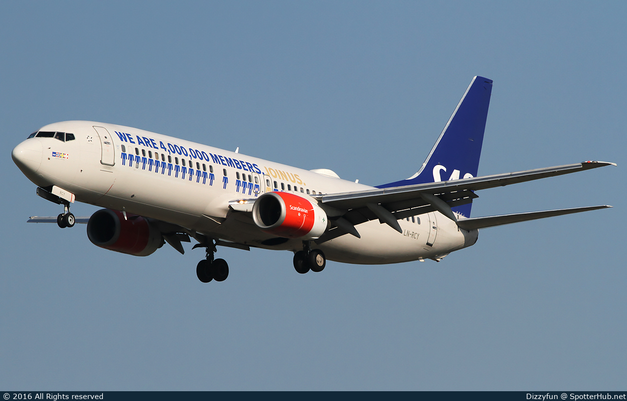 Photo of LN-RCY - Boeing 737-883 operated by SAS Scandinavian Airlines