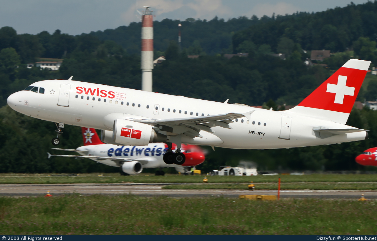 Photo of HB-IPY - Airbus A319-112 operated by Swiss International Air Lines