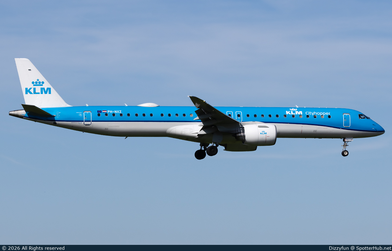 Photo of PH-NXZ - Embraer ERJ-195-E2 operated by KLM Cityhopper