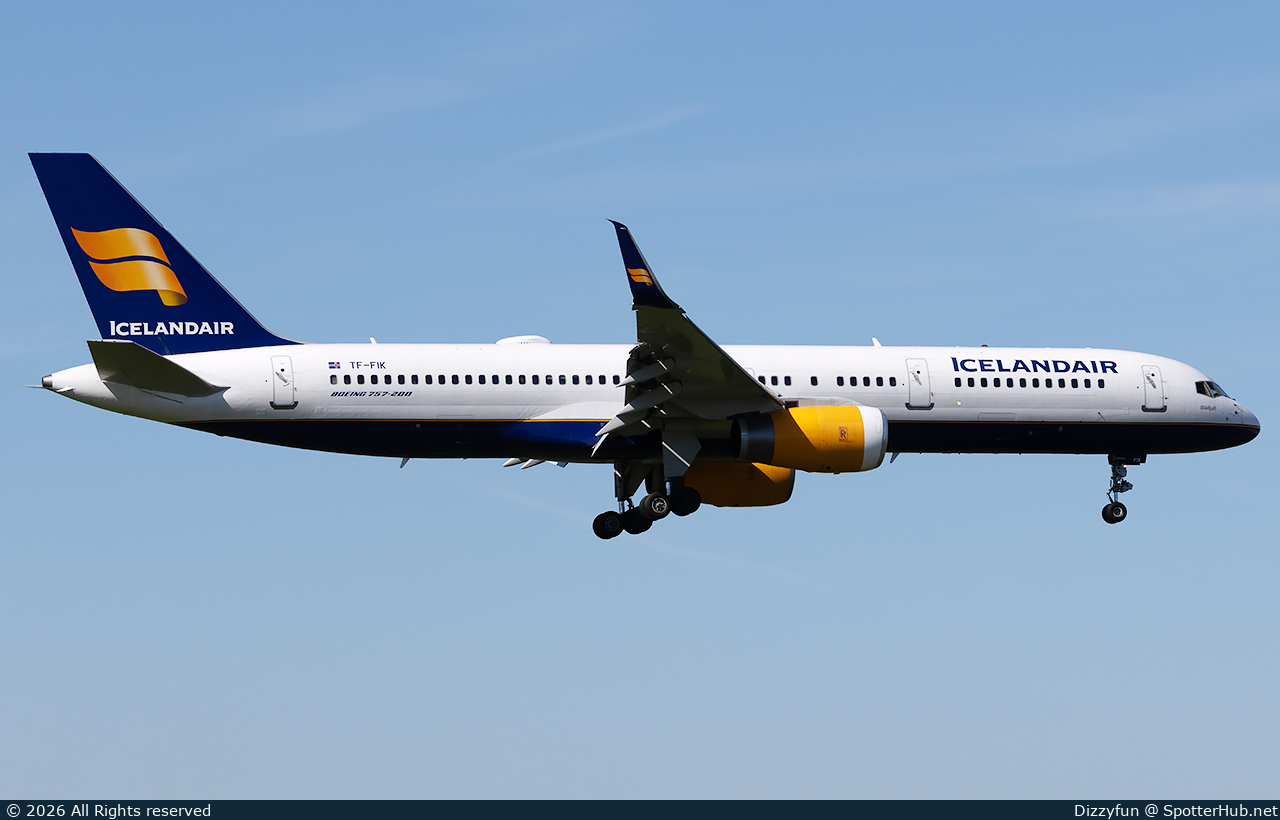 Photo of TF-FIK - Boeing 757-256 operated by Icelandair