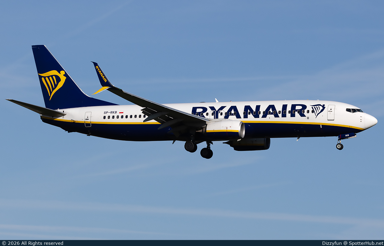 Photo of SP-RKB - Boeing 737-8AS operated by Ryanair (opb Buzz)