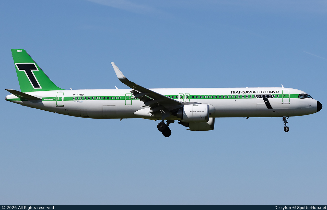Photo of PH-YHD - Airbus A321-252NX operated by Transavia