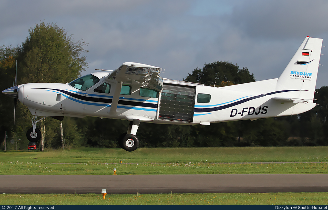 Photo of D-FDJS - Cessna 208 Caravan operated by Skydive Stadtlohn