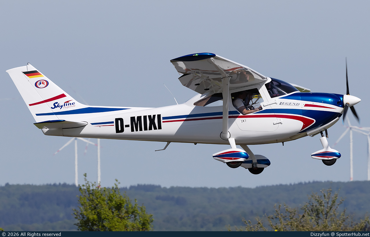 Photo of D-MIXI - Aeropilot Legend 600 operated by Skyline Flugschule