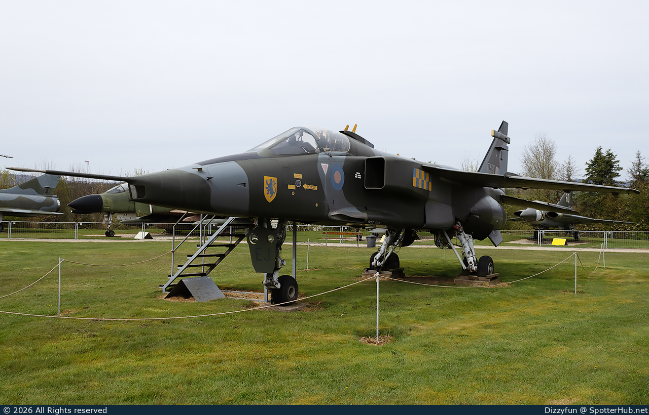 Photo of XX955 - SEPECAT Jaguar GR.1A operated by Royal Air Force