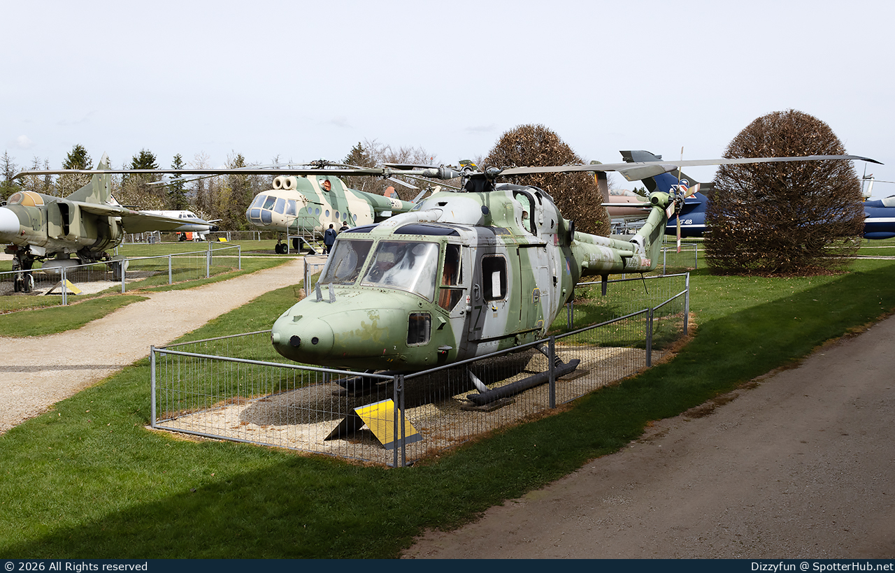 Photo of XZ221 - Westland Lynx AH.7 operated by Army Air Corps