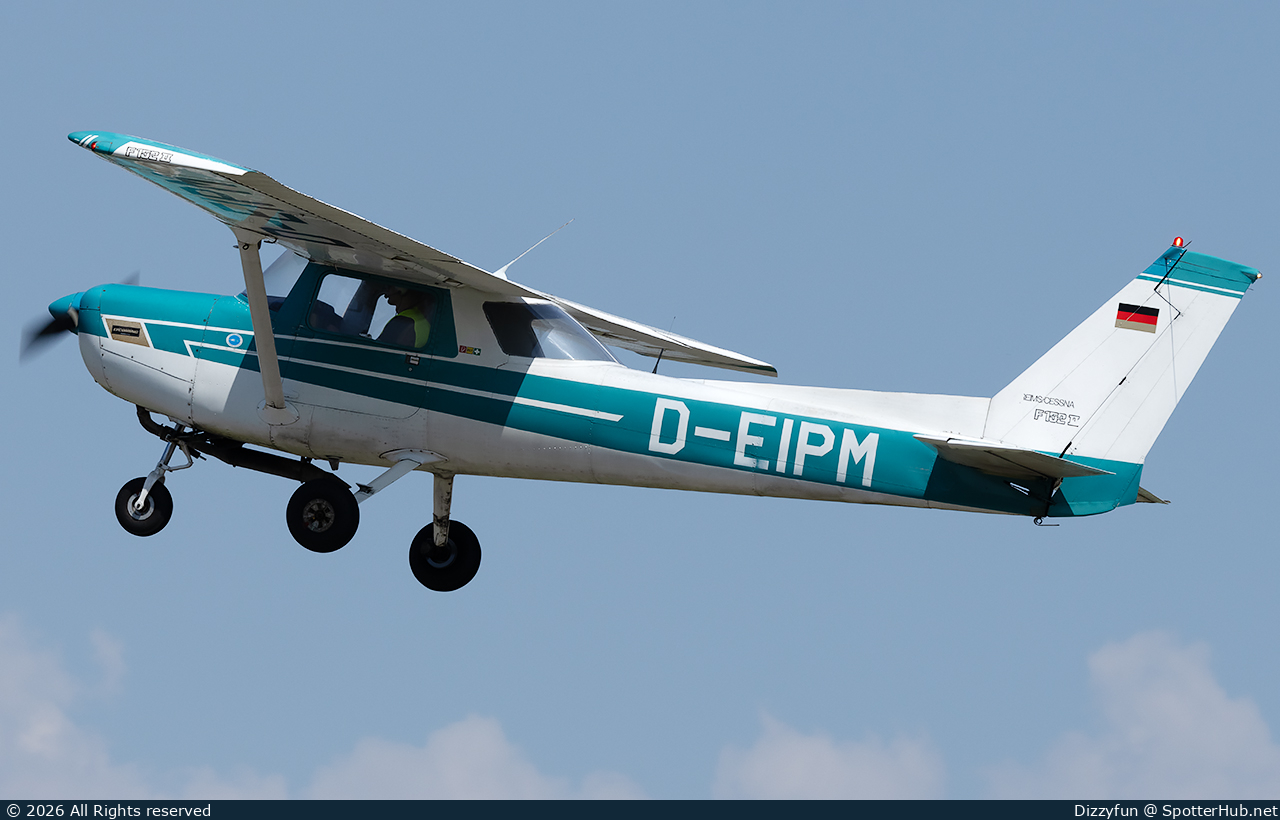 Photo of D-EIPM - Reims-Cessna F152 II operated by Fliegerverein München