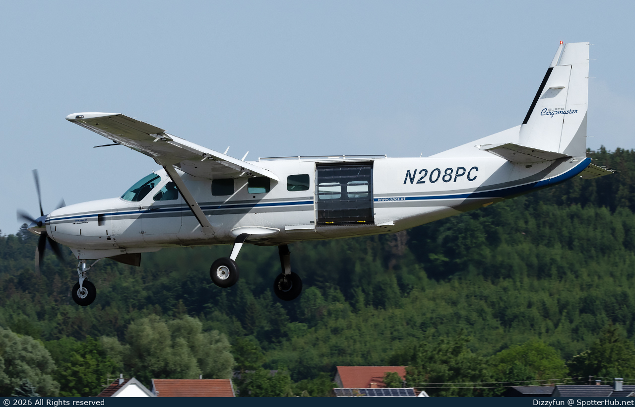 Photo of N208PC - Cessna 208B Super Cargomaster operated by Union Para Club Silvretta