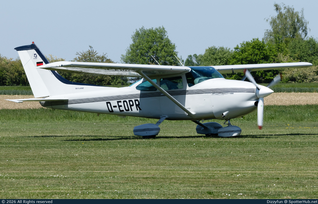 Photo of D-EOPR - Cessna 182Q Skylane operated by Private