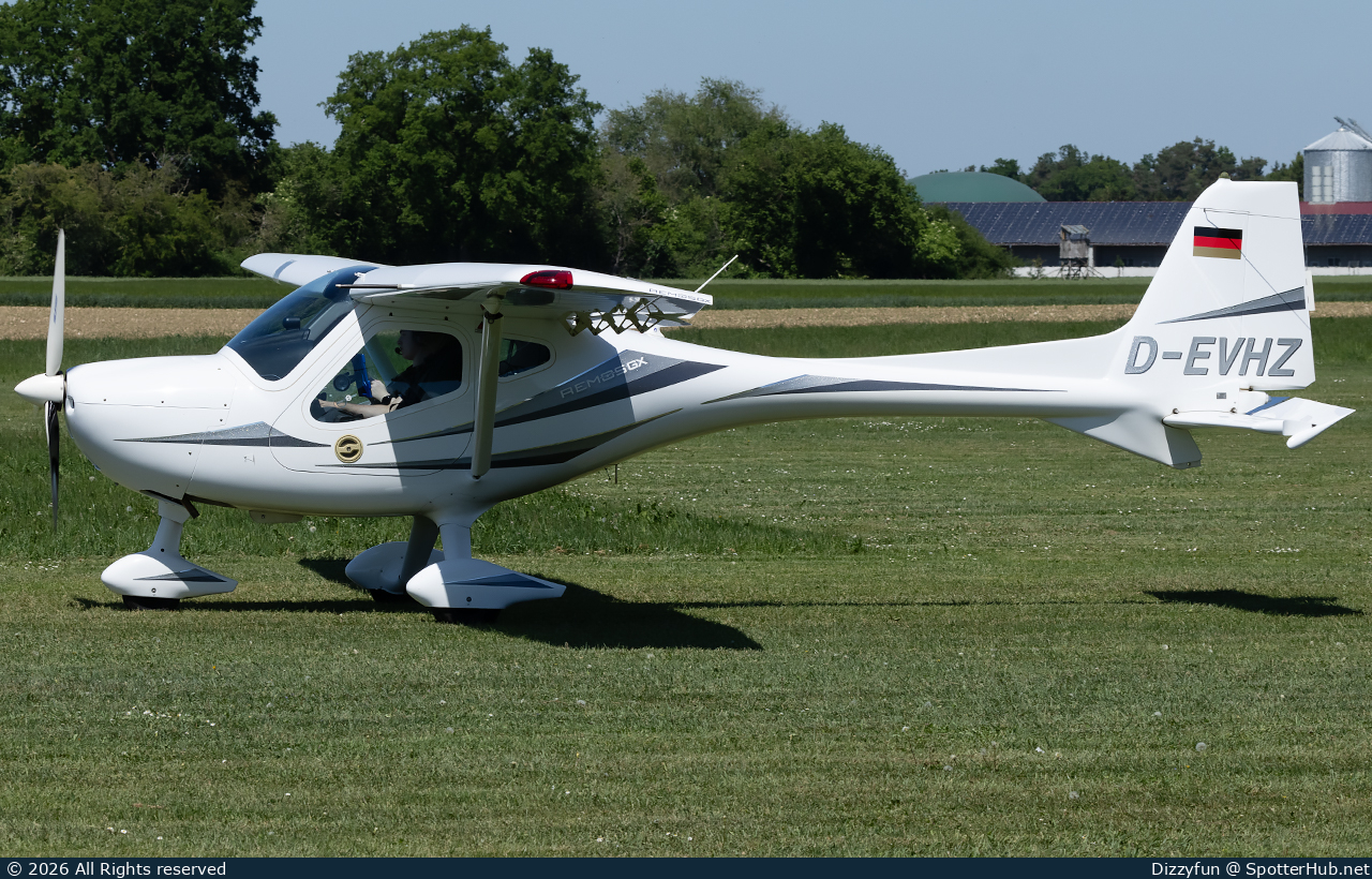 Photo of D-EVHZ - Remos GX operated by Private