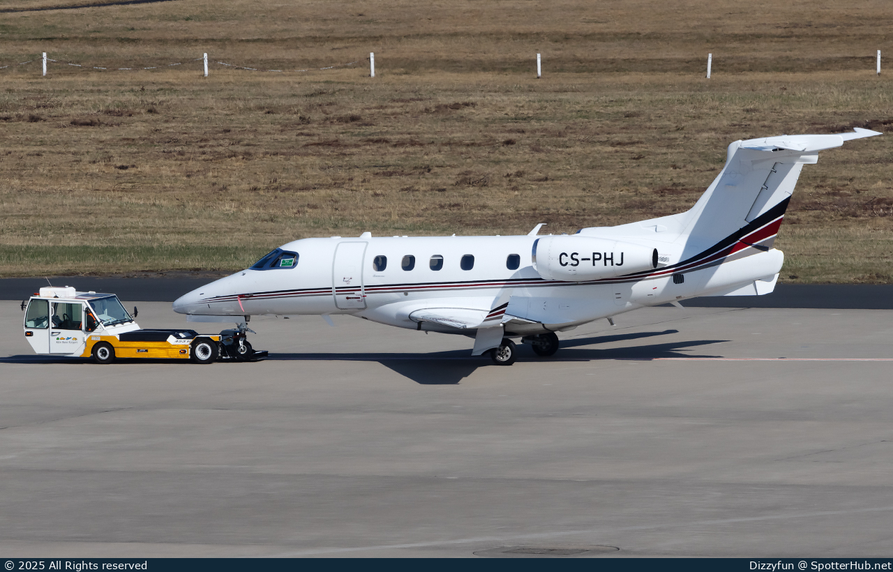 Photo of CS-PHJ - Embraer Phenom 300 operated by NetJets Europe