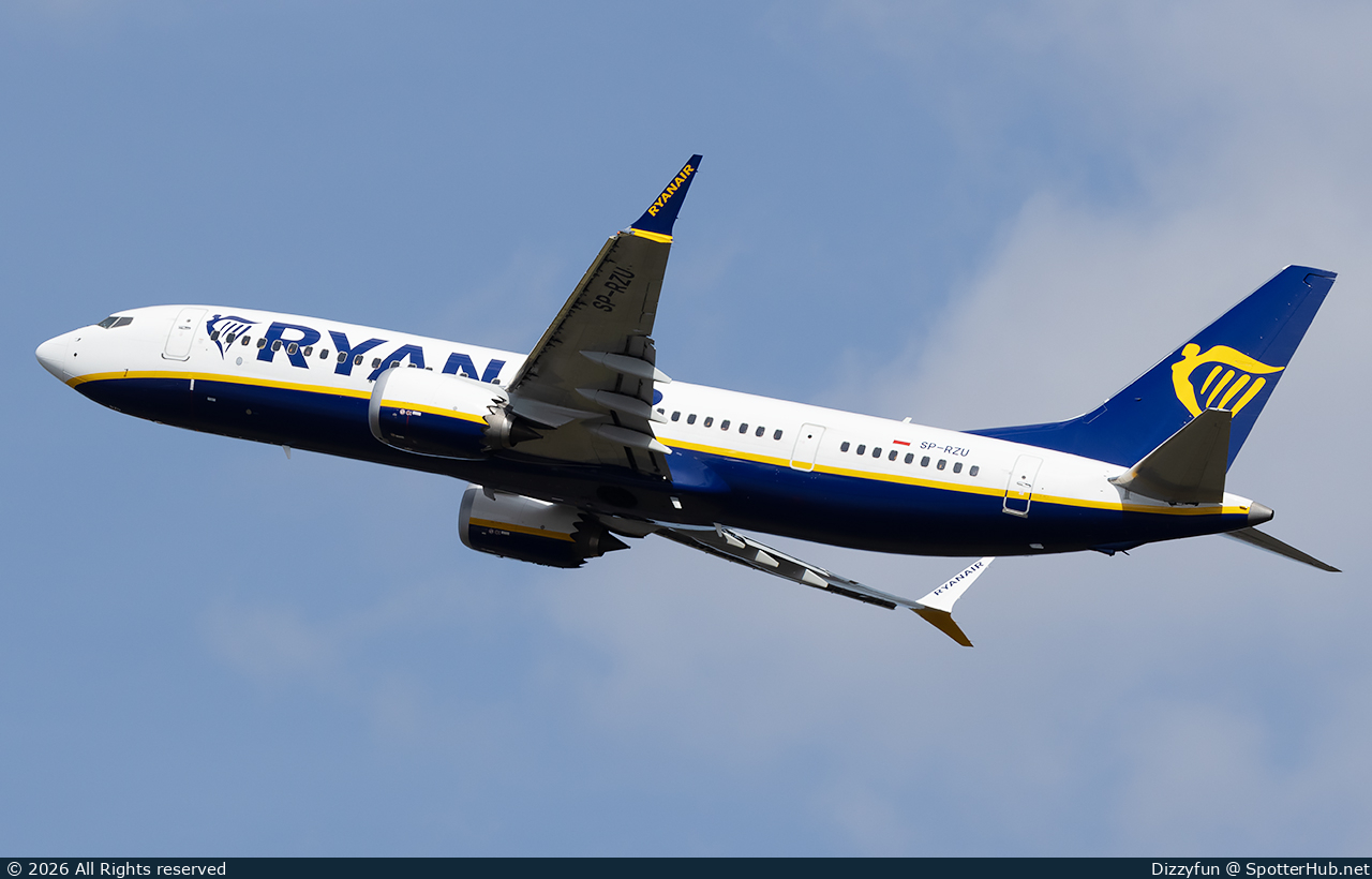 Photo of SP-RZU - Boeing 737 MAX 8-200 operated by Ryanair (opb Buzz)