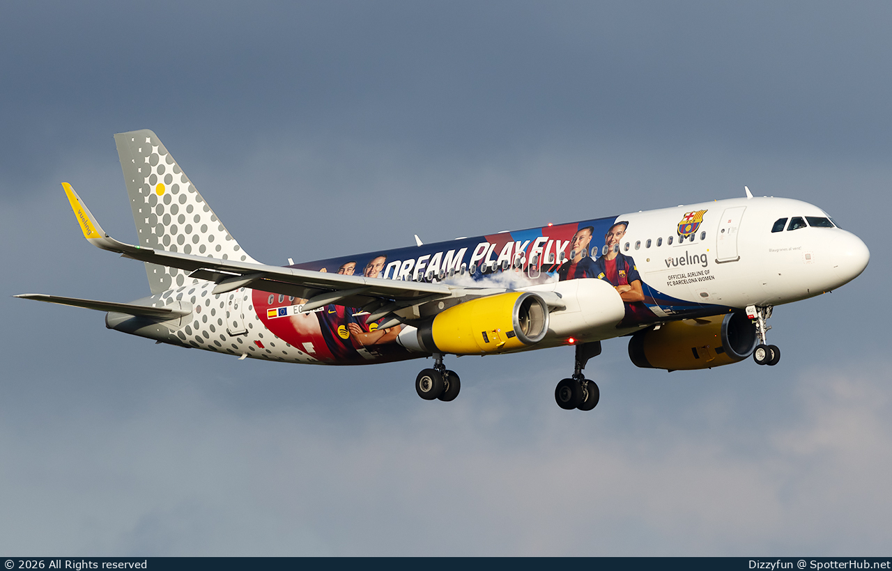Photo of EC-MQE - Airbus A320-232 operated by Vueling