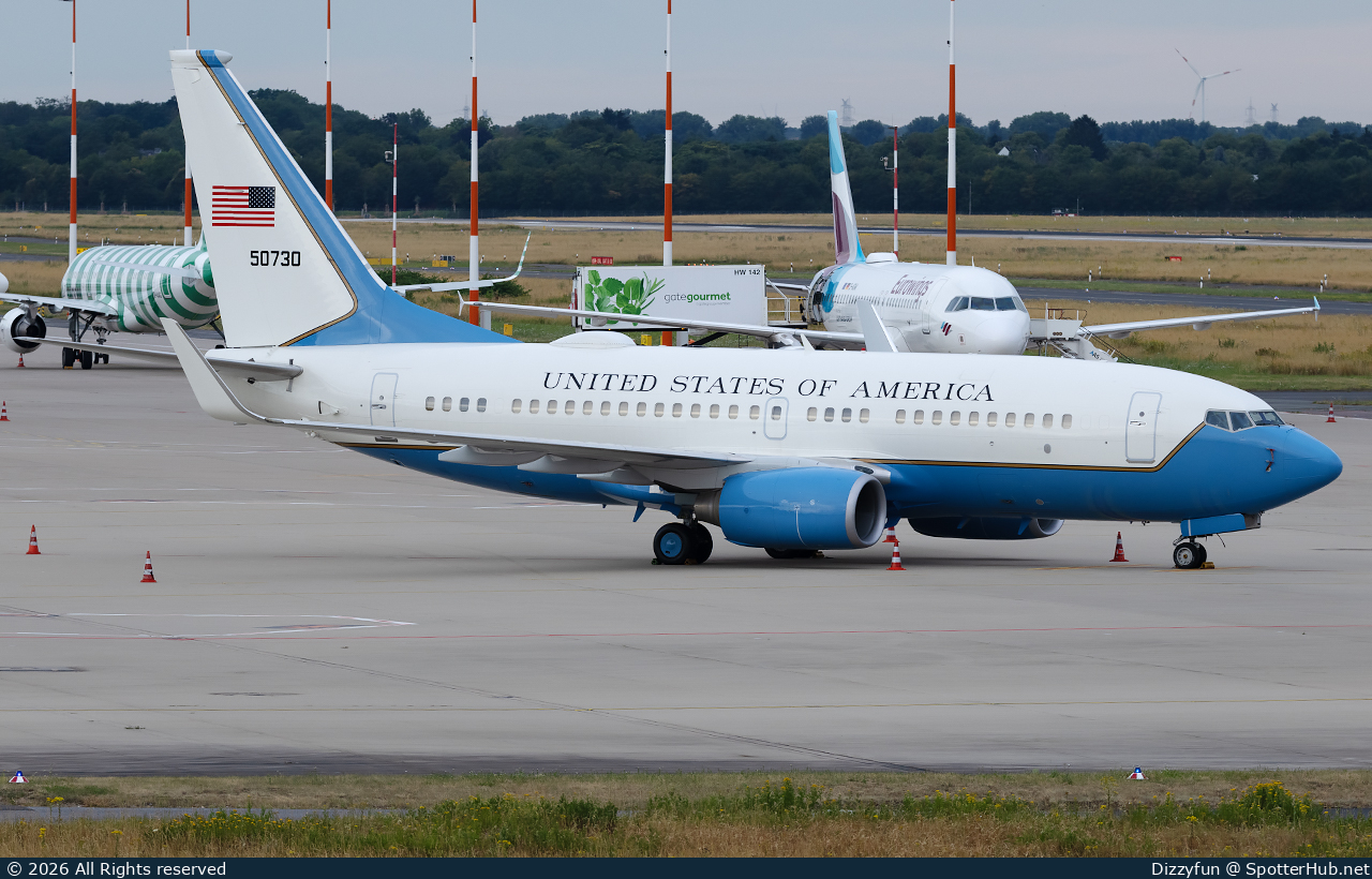 Photo of 05-0730 - Boeing C-40C operated by US Air Force