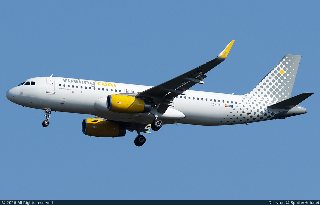 Photo of EC-OKI - Airbus A320-232 operated by Vueling