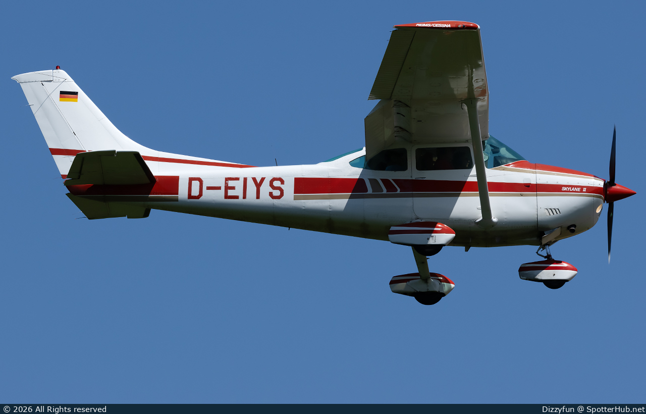 Photo of D-EIYS - Reims-Cessna F182Q Skylane II operated by Fliegerclub Moosburg
