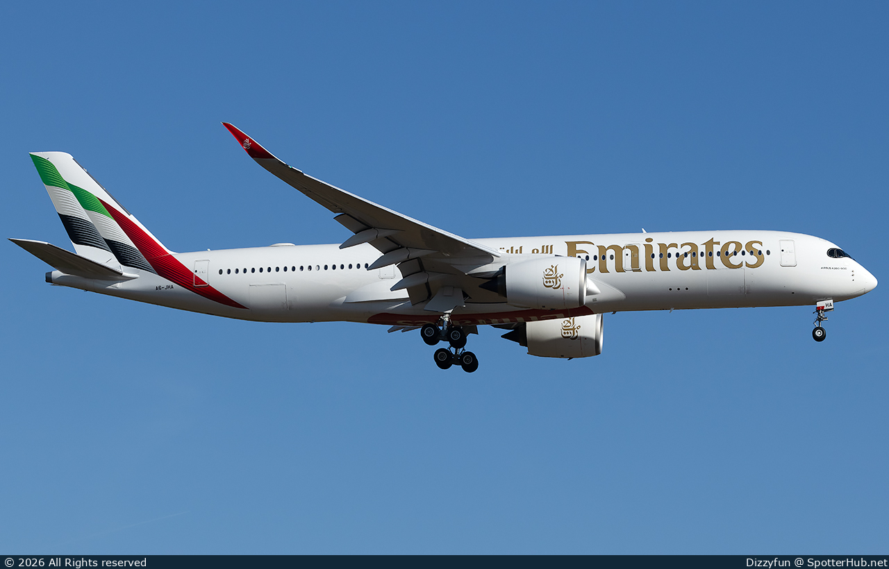 Photo of A6-JHA - Airbus A350-941 operated by Emirates