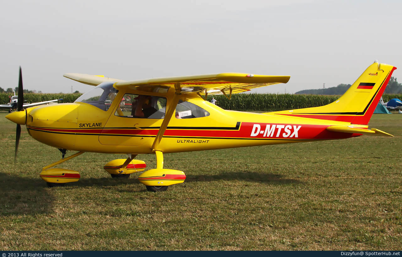Photo of D-MTSX - AirLony Skylane operated by Private