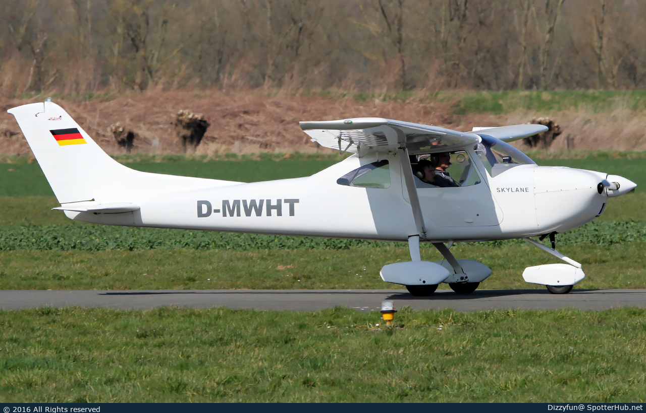 Photo of D-MWHT - AirLony Skylane operated by Private