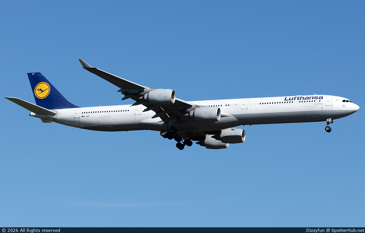 Photo of D-AIHY - Airbus A340-642 operated by Lufthansa