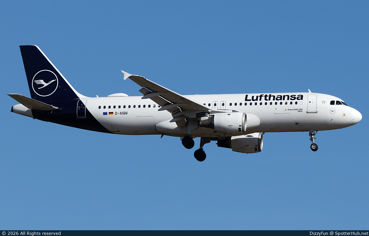 Photo of D-AIQW - Airbus A320-211 operated by Lufthansa