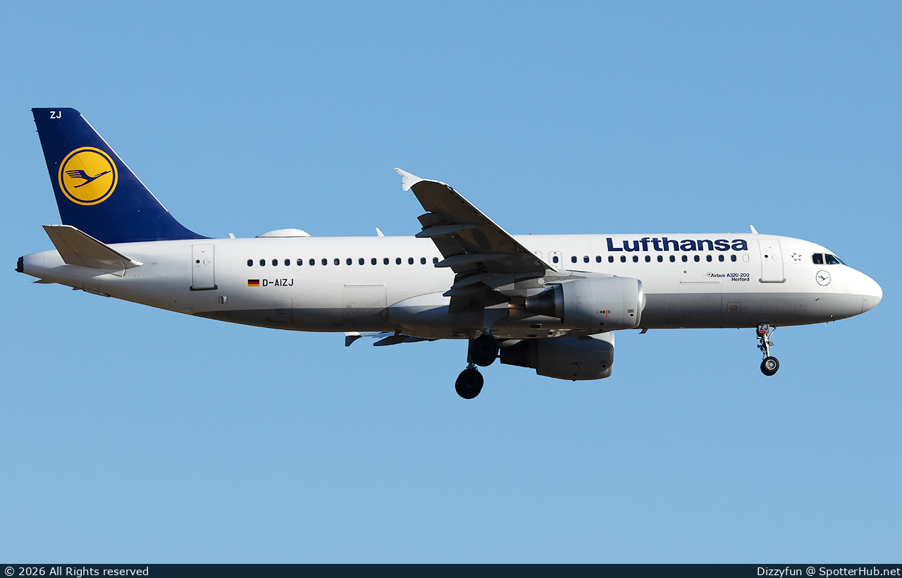 Photo of D-AIZJ - Airbus A320-214 operated by Lufthansa