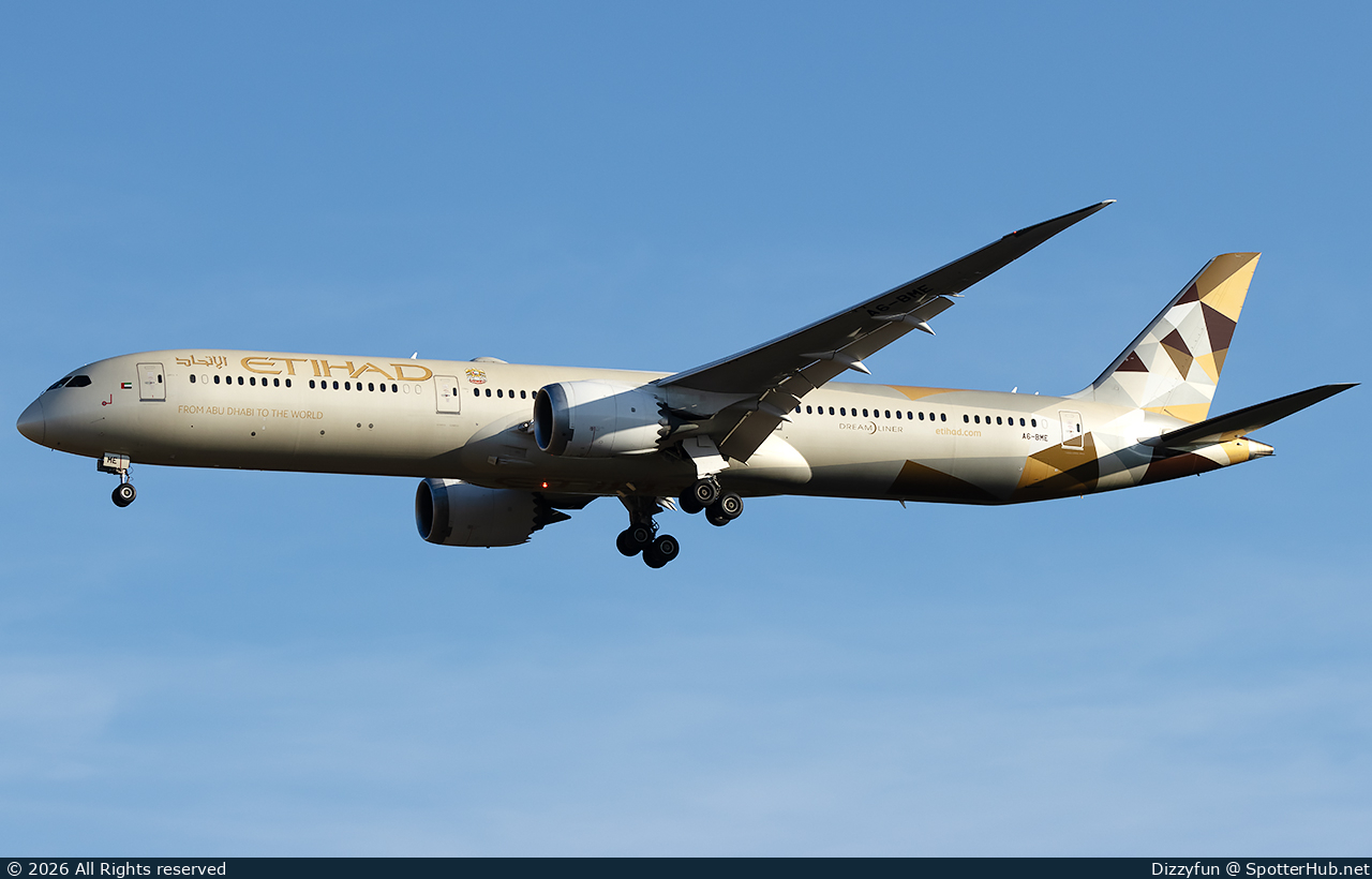 Photo of A6-BME - Boeing 787-10 Dreamliner operated by Etihad Airways