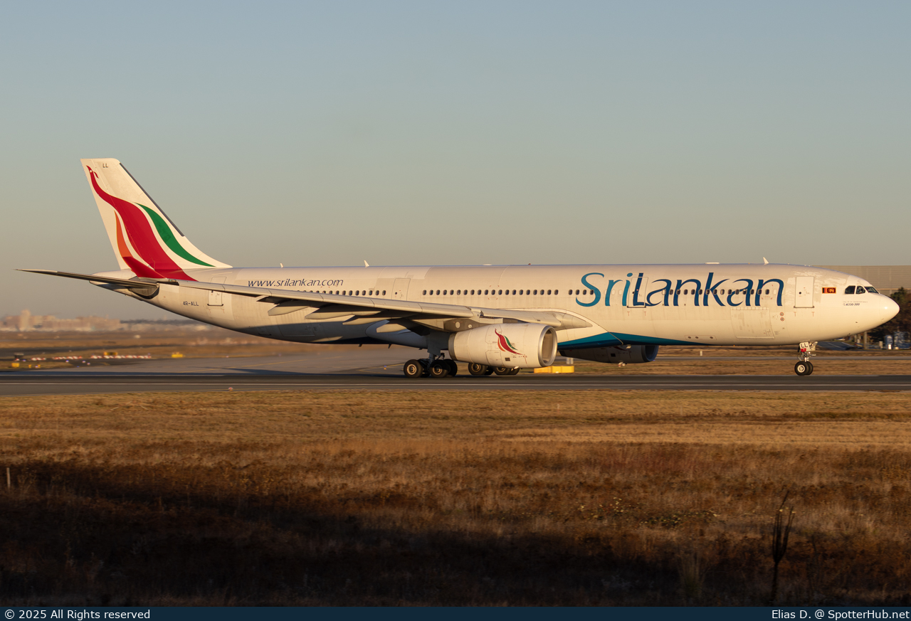 Photo of 4R-ALL - Airbus A330-343 operated by SriLankan Airlines