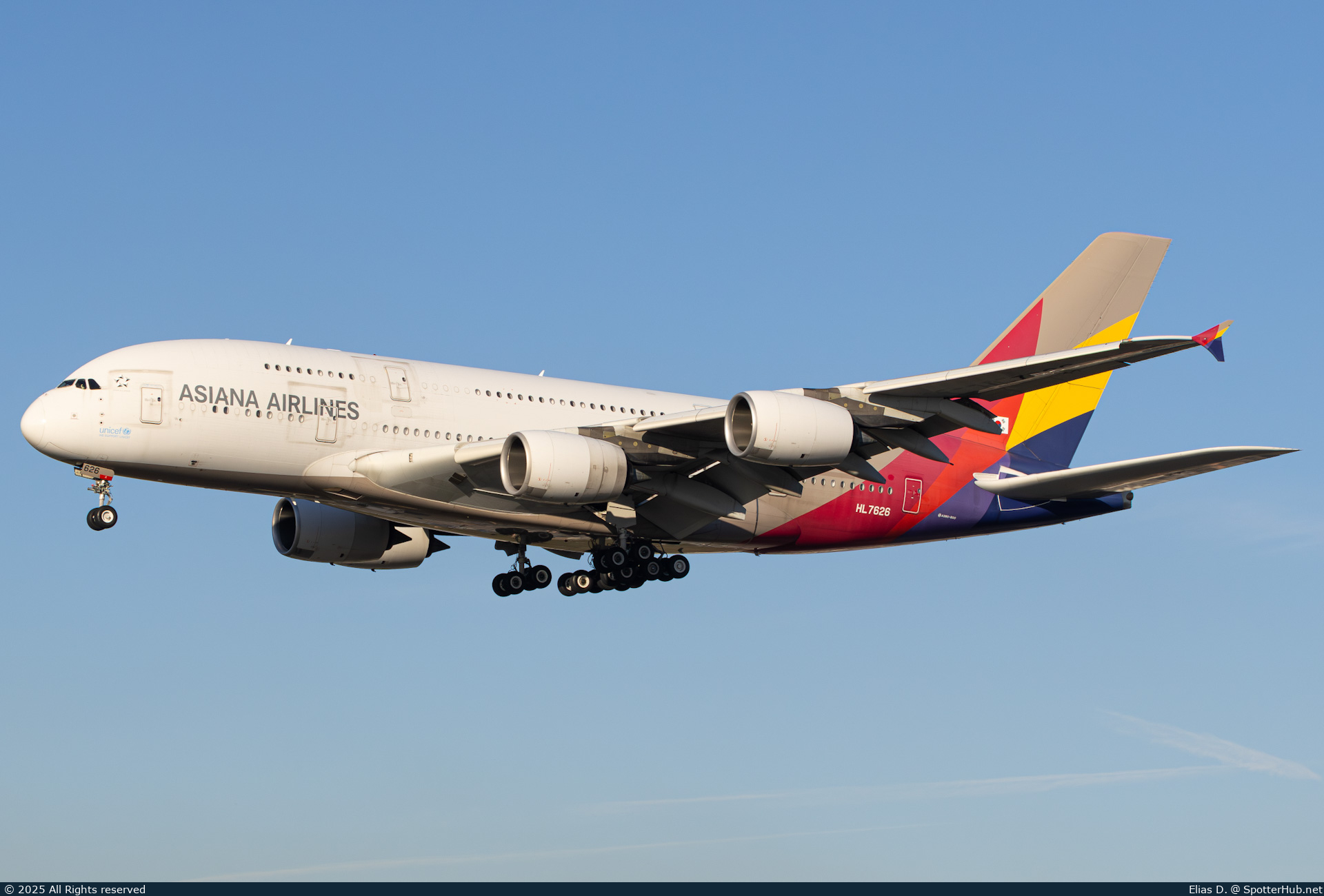 Photo of HL7626 - Airbus A380-841 operated by Asiana Airlines