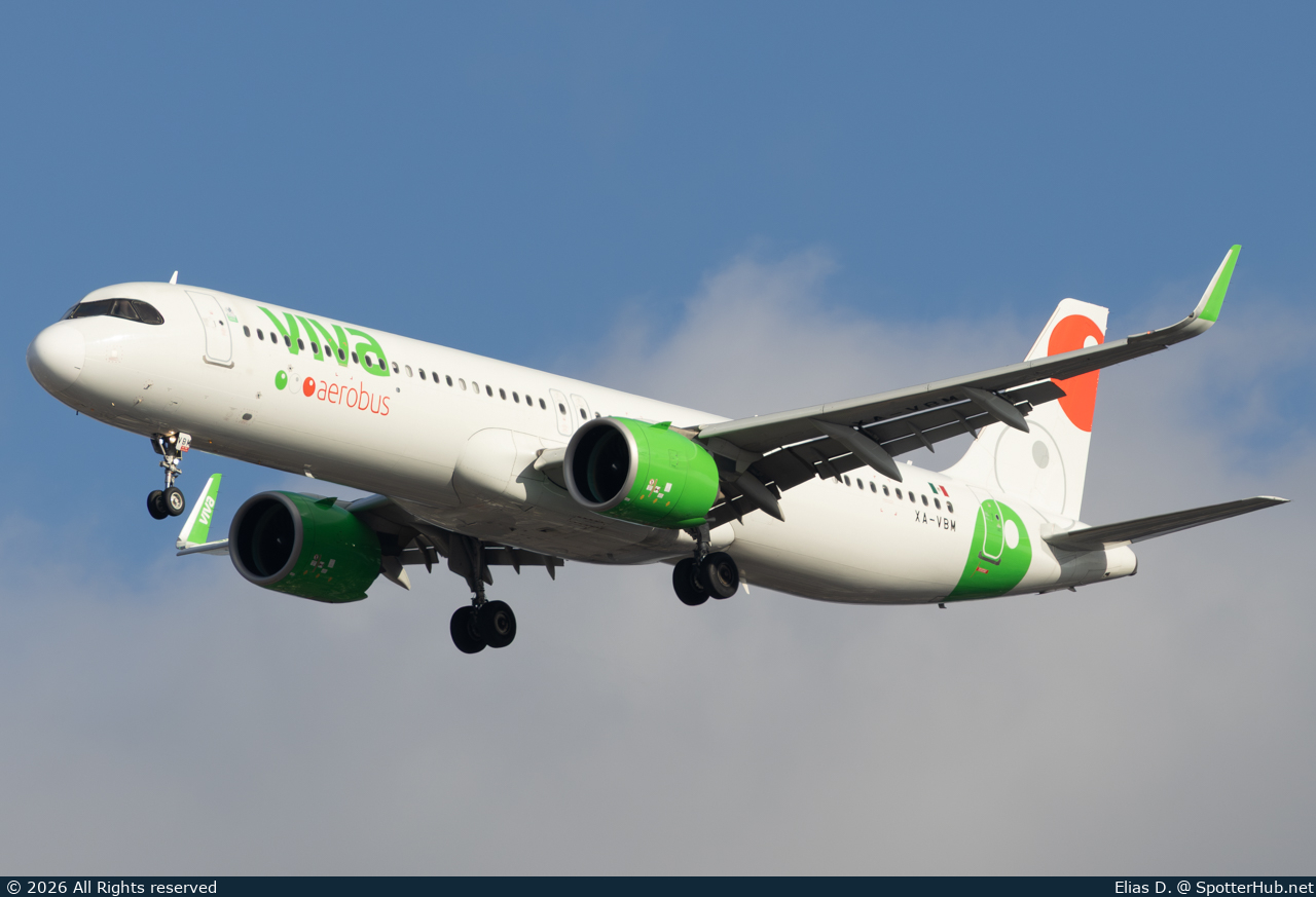 Photo of XA-VBM - Airbus A321-271NX operated by Viva Aerobus