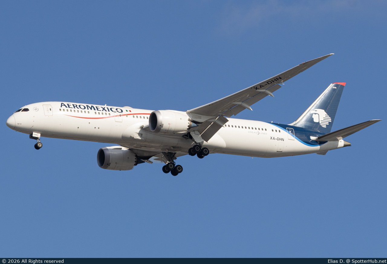 Photo of XA-DHN - Boeing 787-9 Dreamliner operated by Aeroméxico