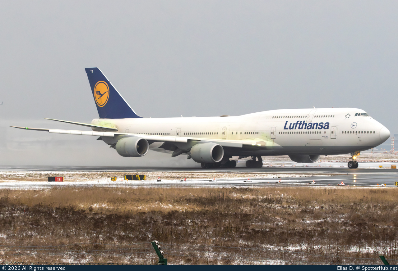 Photo of D-ABYR - Boeing 747-830 operated by Lufthansa