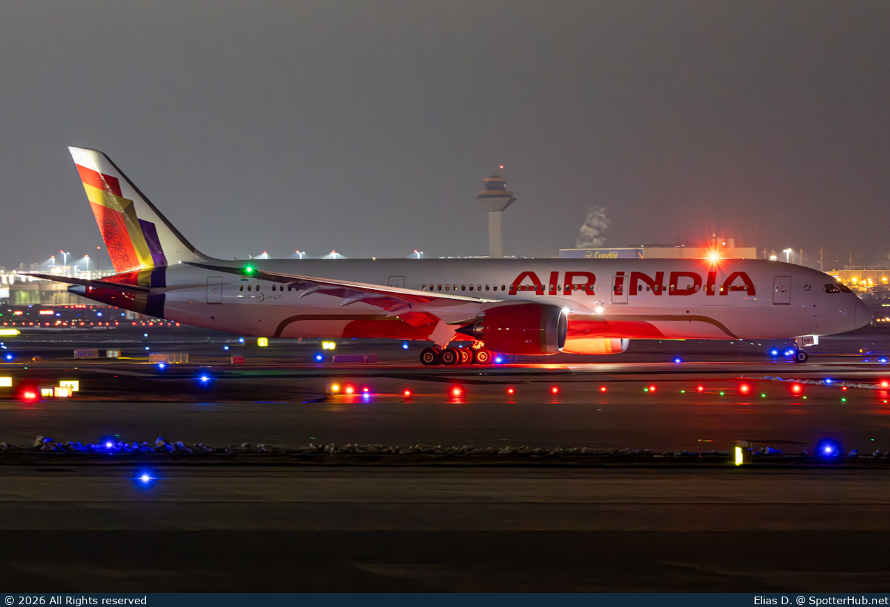 Photo of VT-AWA - Boeing 787-9 Dreamliner operated by Air India