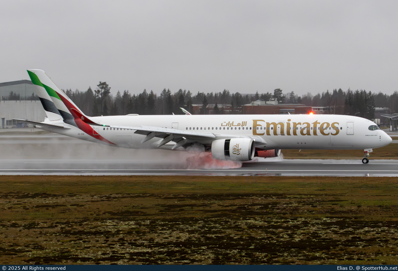 Photo of A6-EXI - Airbus A350-941