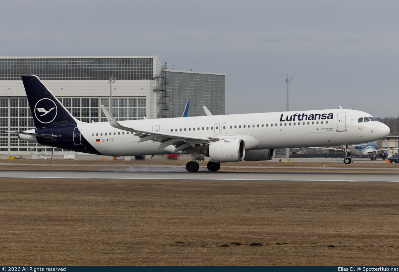 Photo of D-AIEC - Airbus A321-271NX operated by Lufthansa