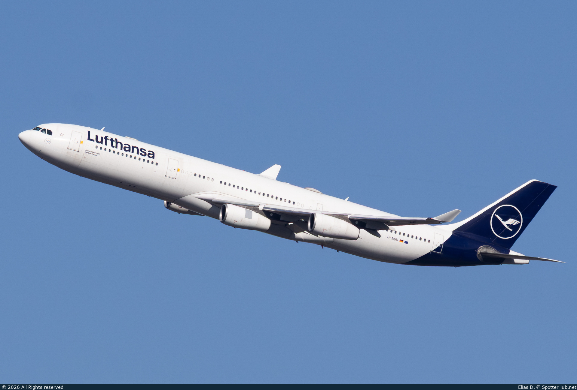 Photo of D-AIGU - Airbus A340-313 operated by Lufthansa