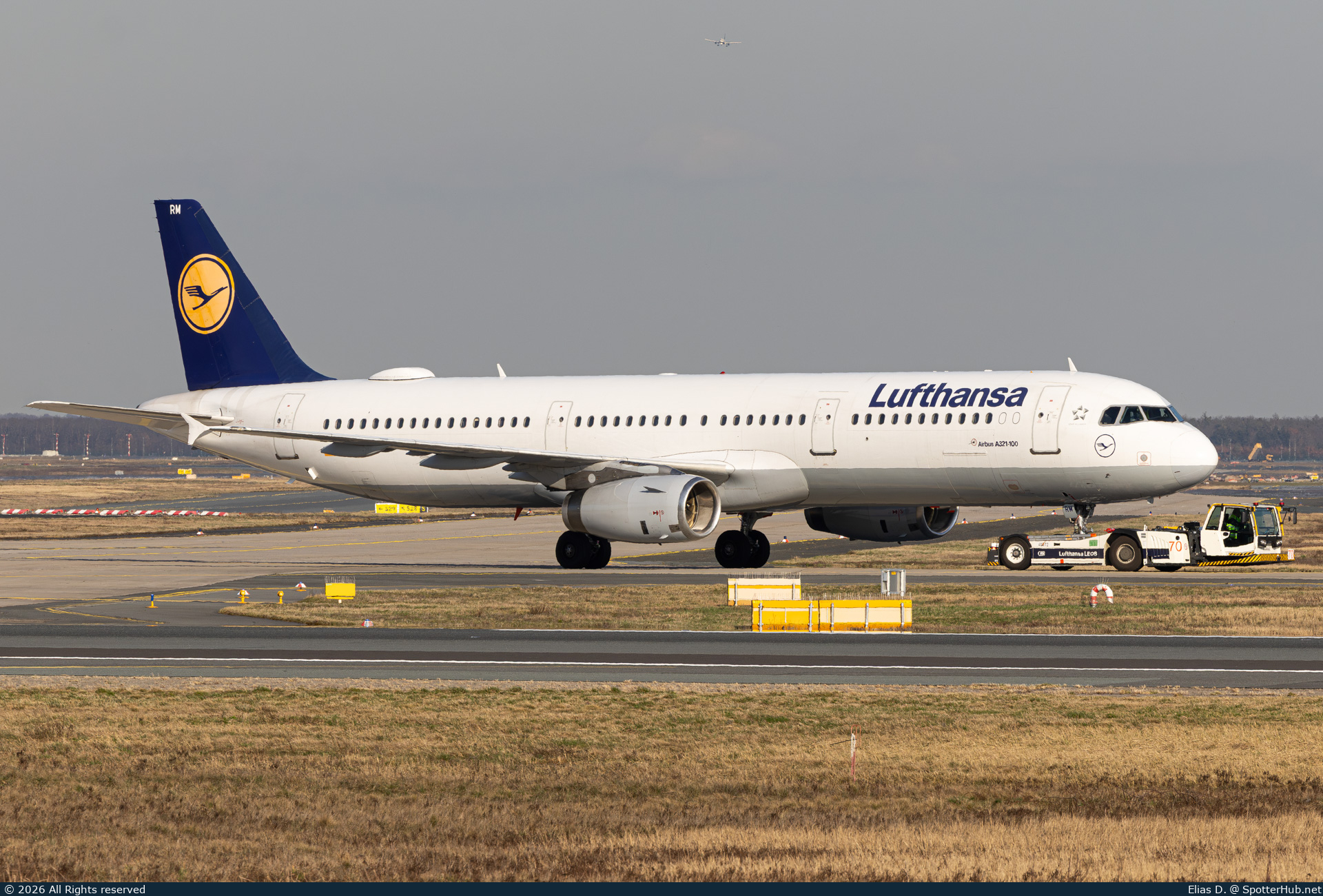 Photo of D-AIRM - Airbus A321-131 operated by Lufthansa