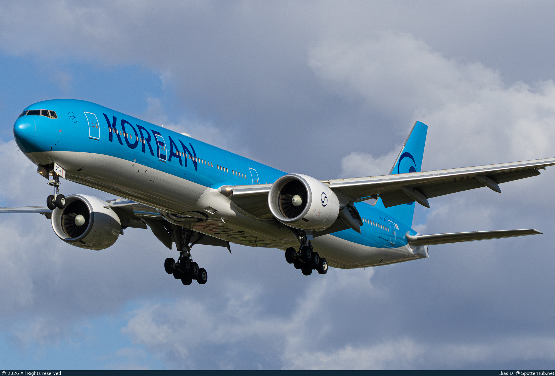 Photo of HL7204 - Boeing 777-3B5(ER) operated by Korean Air