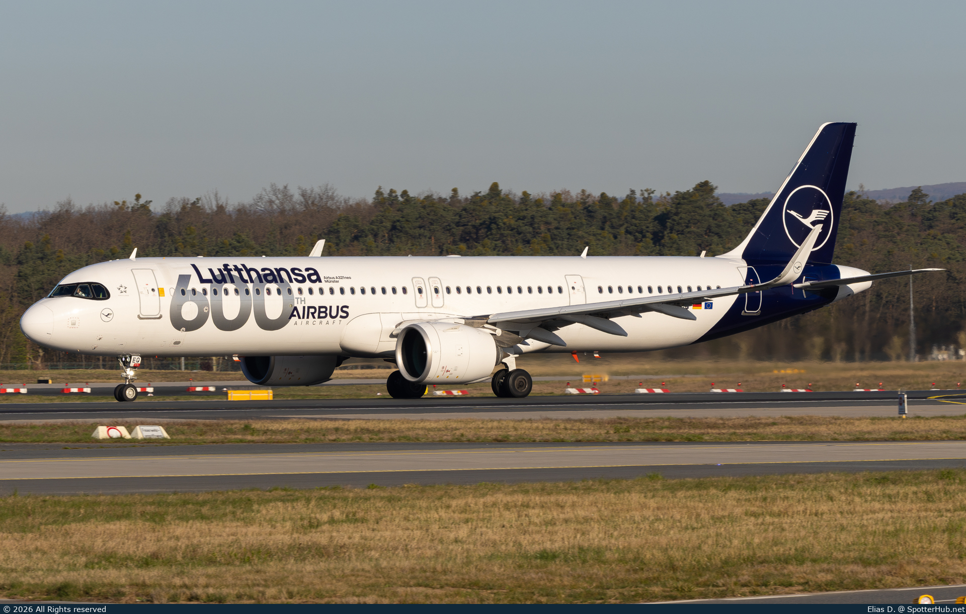 Photo of D-AIEQ - Airbus A321-271NX operated by Lufthansa