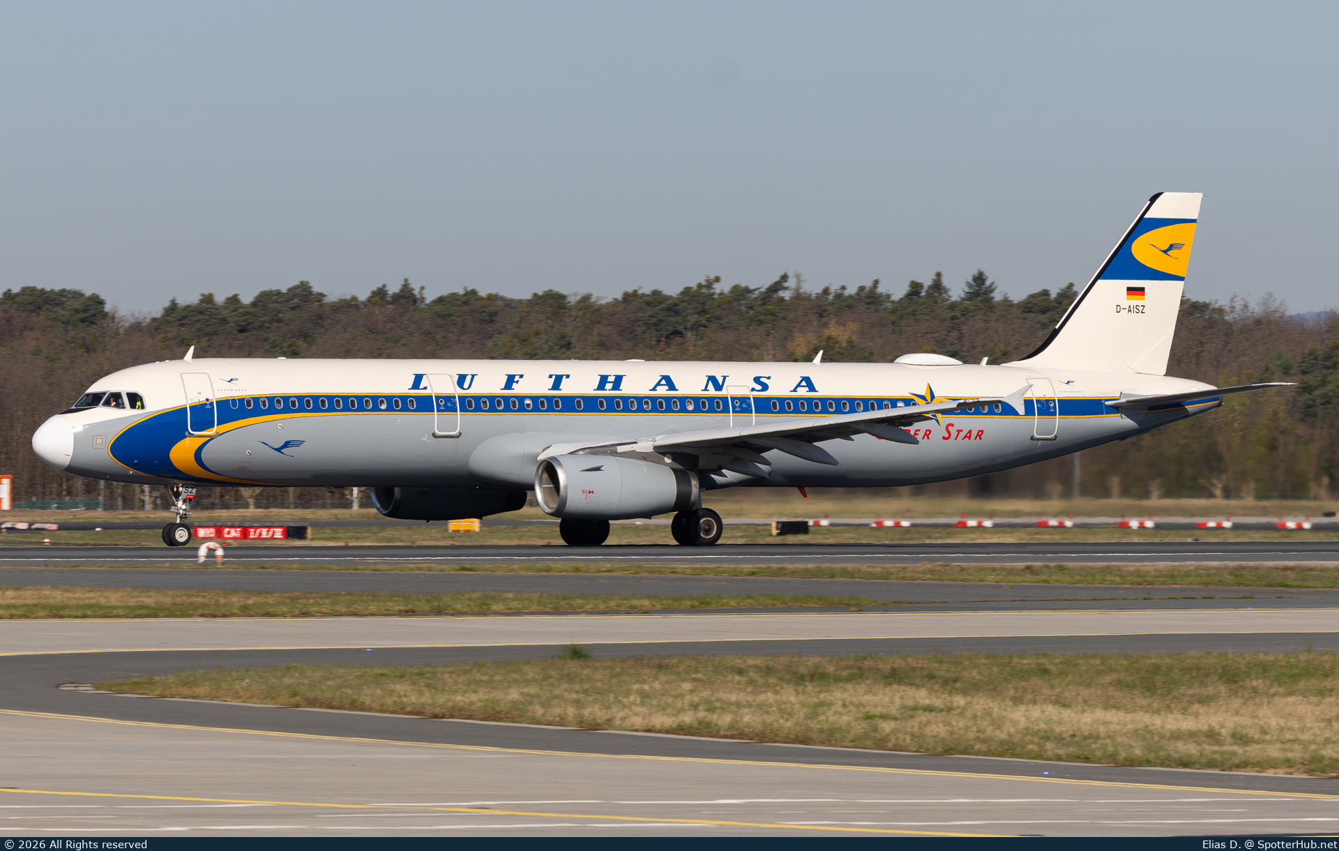 Photo of D-AISZ - Airbus A321-231 operated by Lufthansa