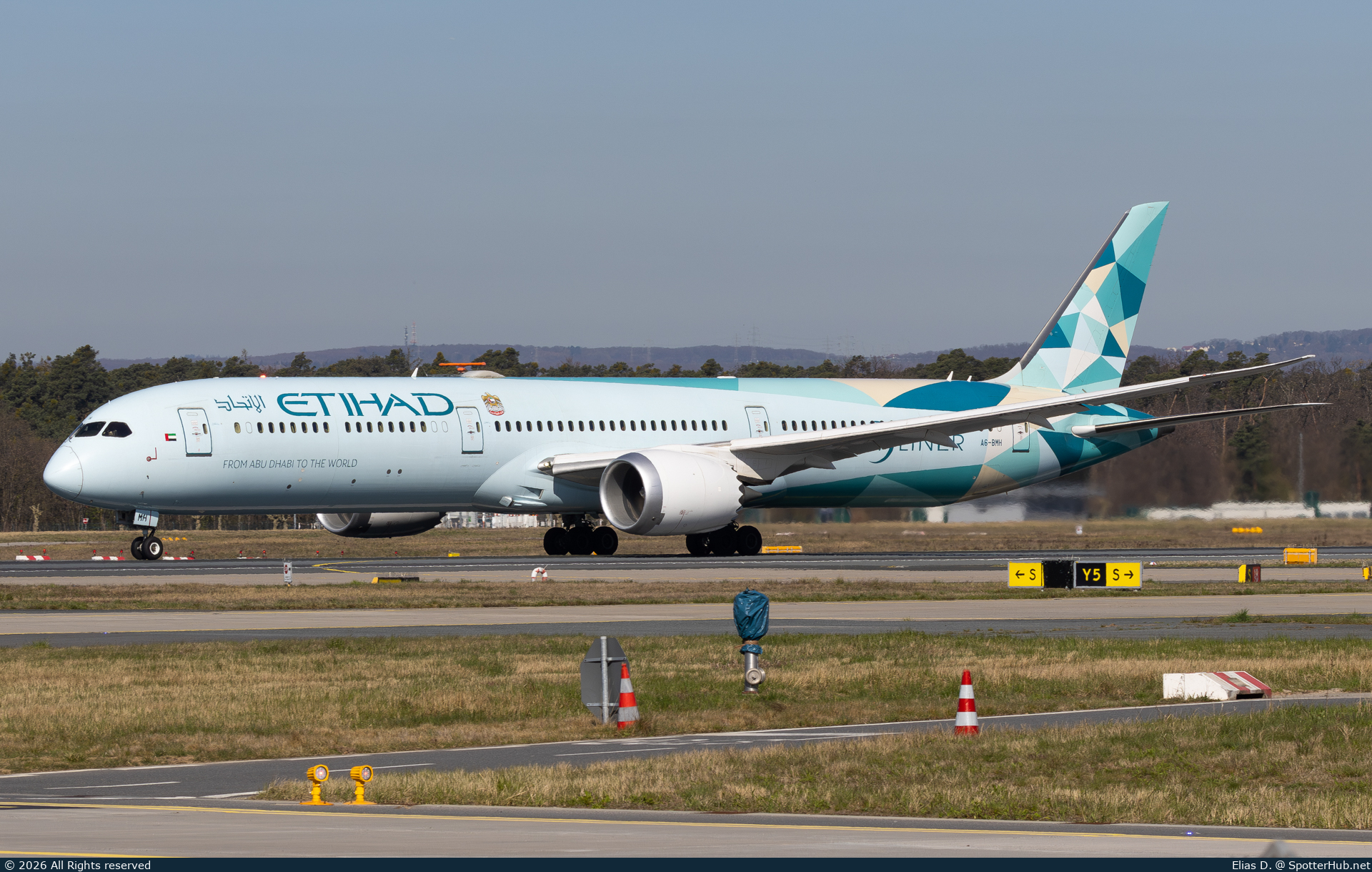 Photo of A6-BMH - Boeing 787-10 Dreamliner operated by Etihad Airways