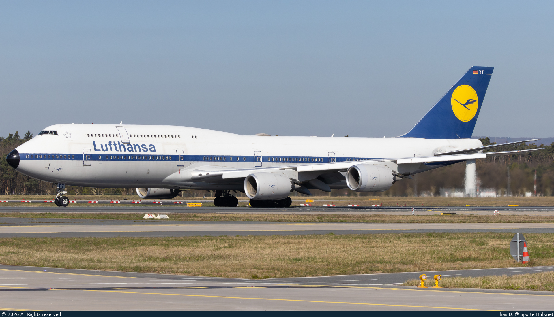 Photo of D-ABYT - Boeing 747-830 operated by Lufthansa