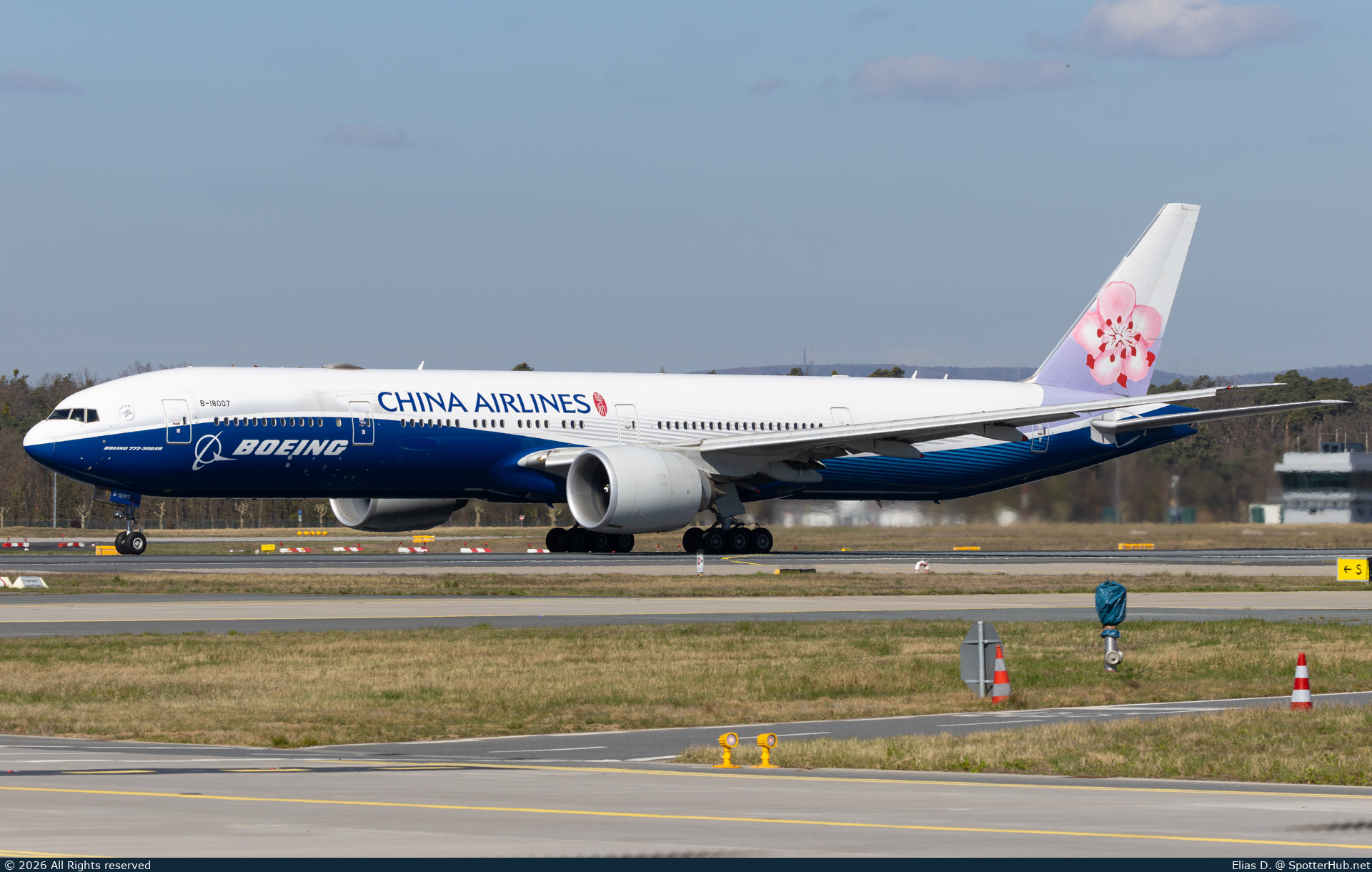 Photo of B-18007 - Boeing 777-309(ER) operated by China Airlines