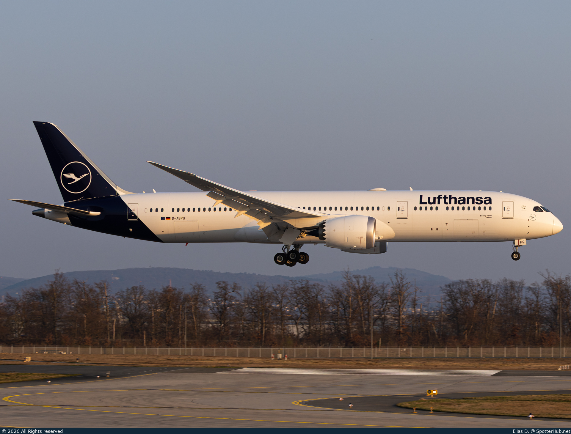 Photo of D-ABPQ - Boeing 787-9 Dreamliner operated by Lufthansa