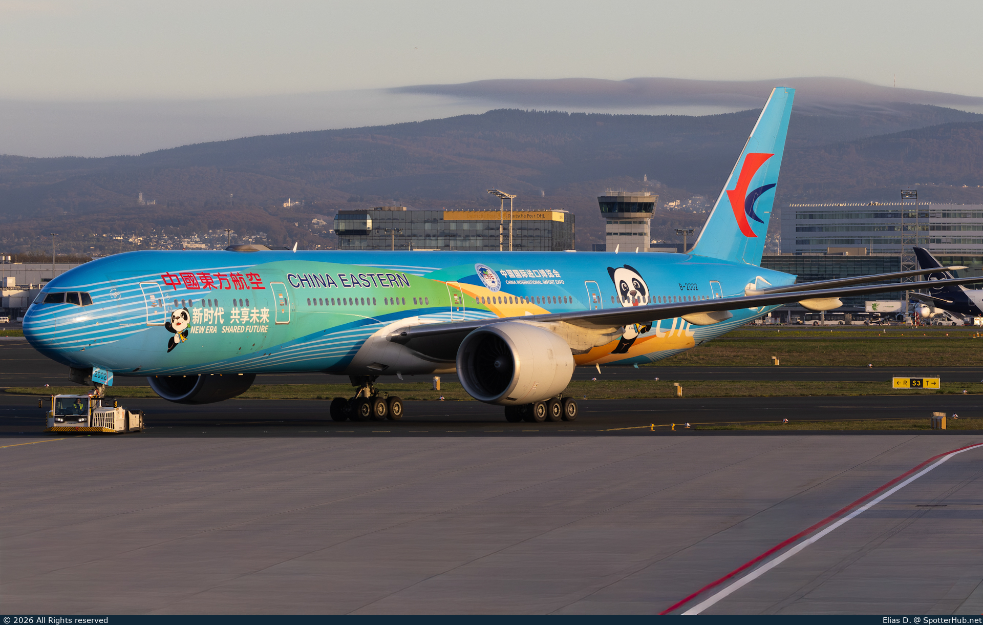 Photo of B-2002 - Boeing 777-39P(ER) operated by China Eastern Airlines